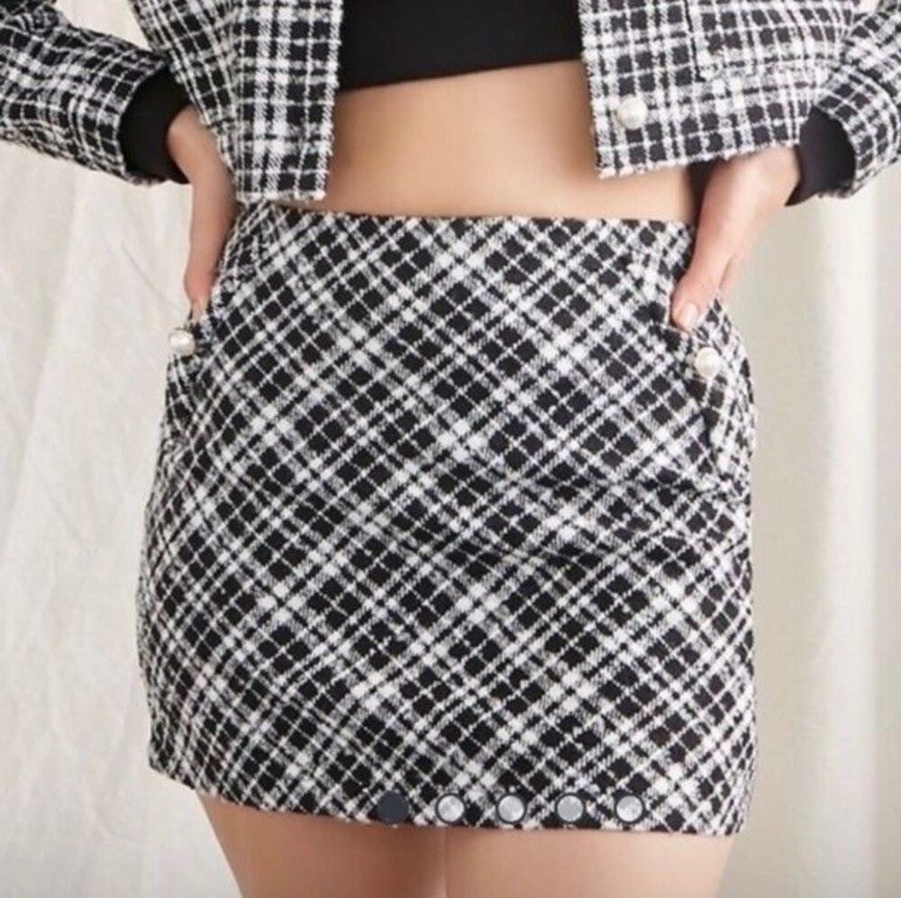 Forever 21 Black/Cream Plaid Tweed Faux Pearl Mini Skirt Juniors Y2K Size L